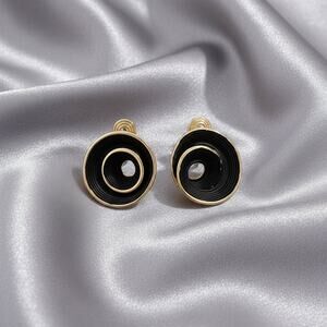 Clip on 1" comfort fit coil gold and black swirl earrings